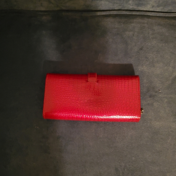 Red wallet with chain - Picture 5 of 6